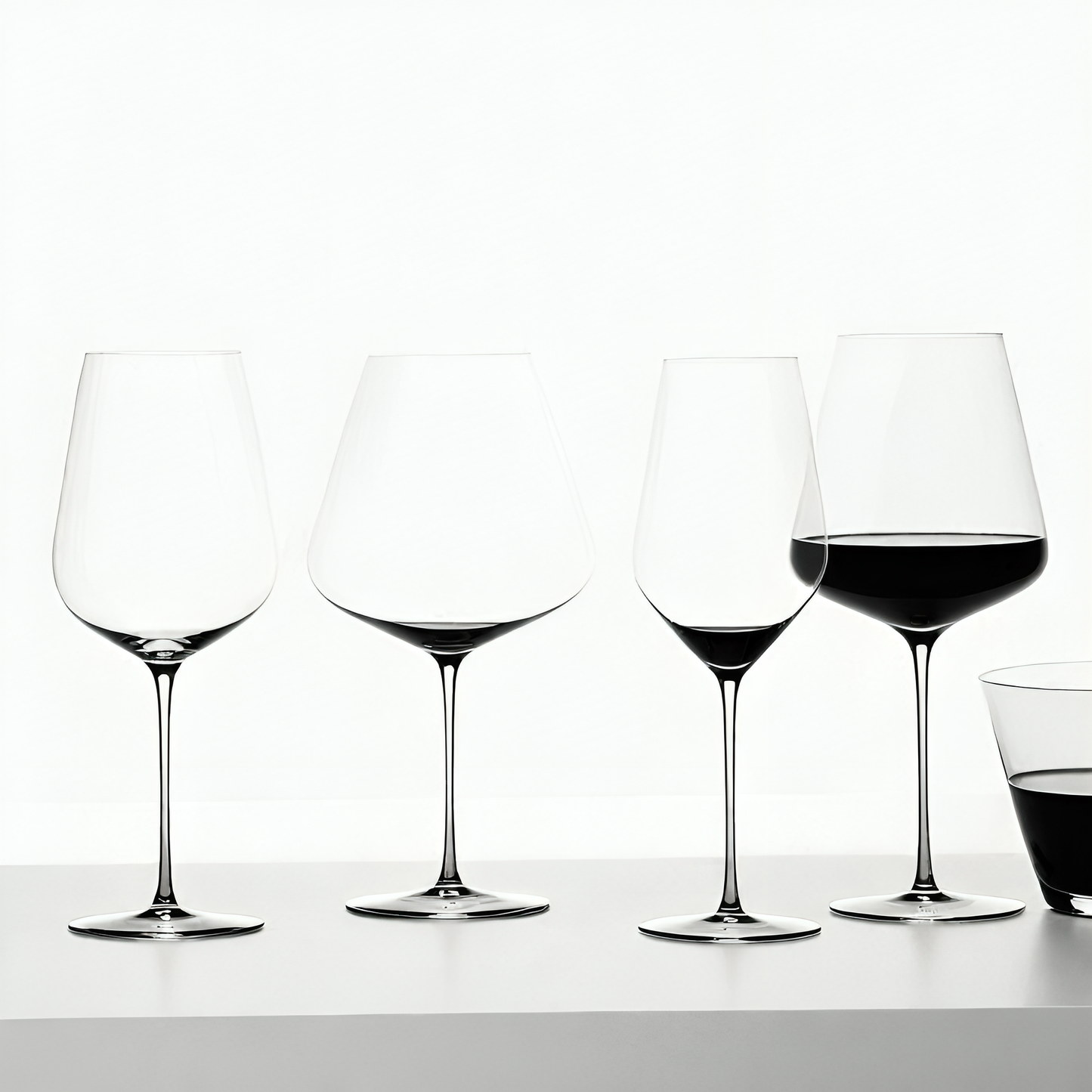 Claude Universal Crystal Wine Glass